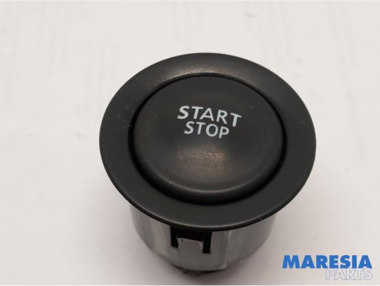 Renault - Scenic - Start/stop switch
