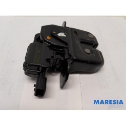 Renault - Scenic - Tailgate lock mechanism