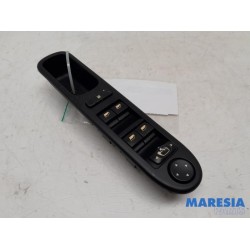 Peugeot - 307 - Multi-functional window switch