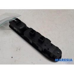 Peugeot - 307 - Multi-functional window switch