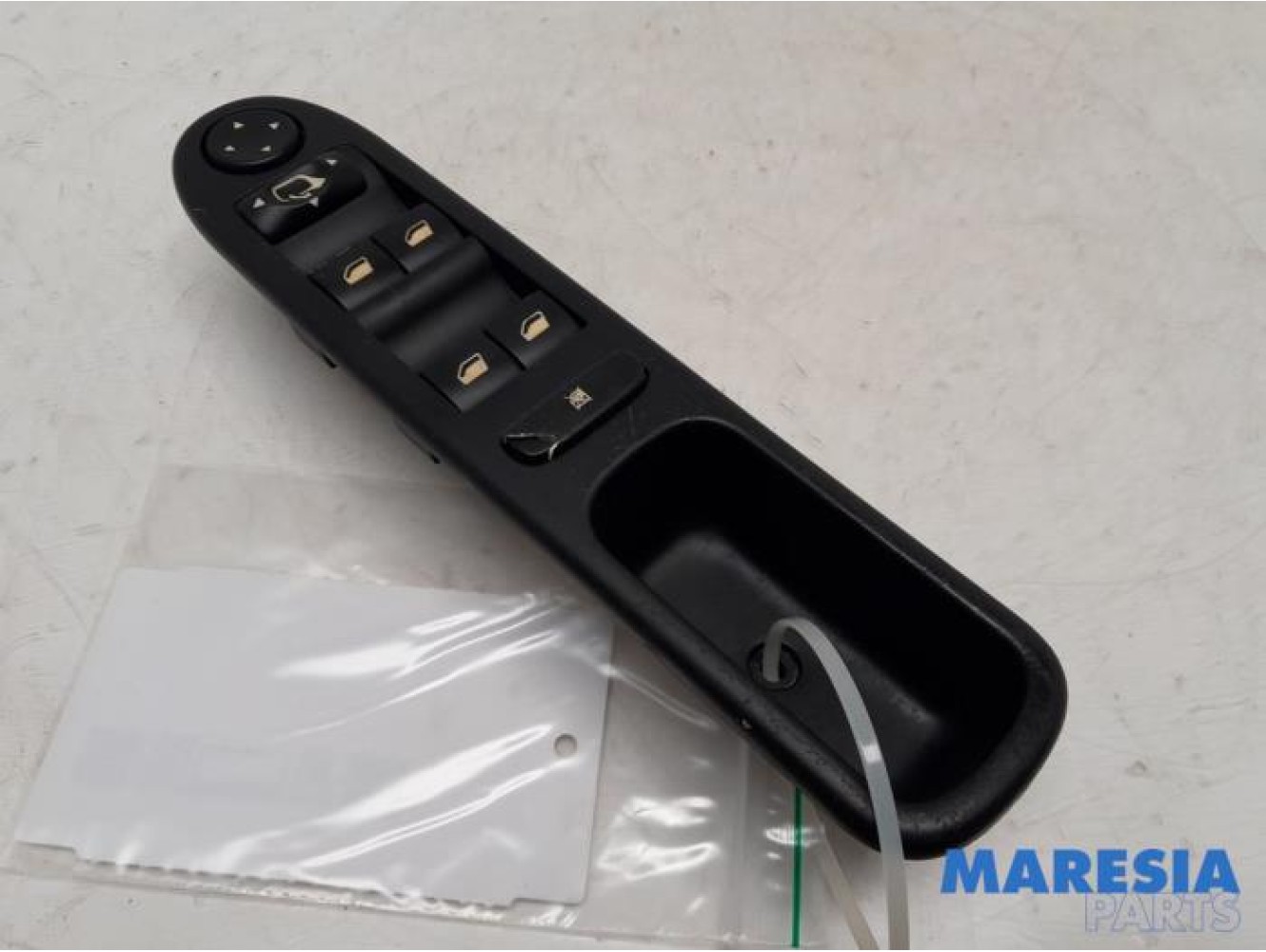 Peugeot - 307 - Multi-functional window switch