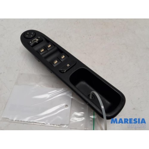 Peugeot - 307 - Multi-functional window switch
