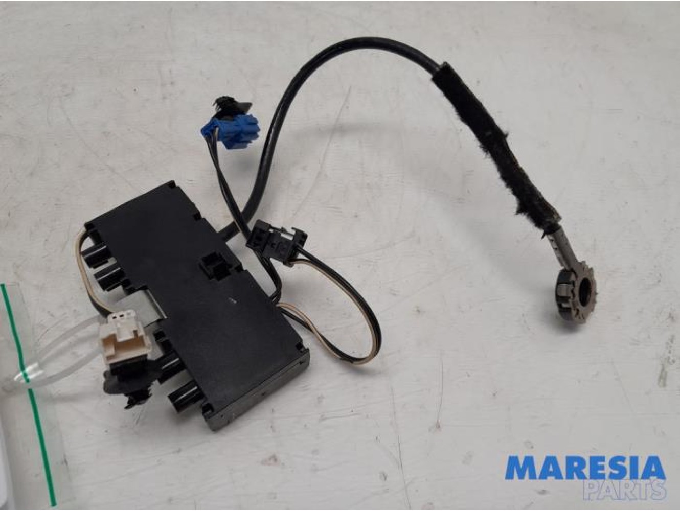 Peugeot - 307 - Antenna Amplifier