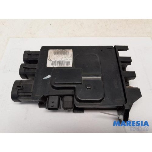 Renault - Scenic - Voltage regulator