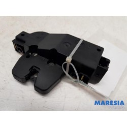 Peugeot - 307 - Tailgate lock mechanism