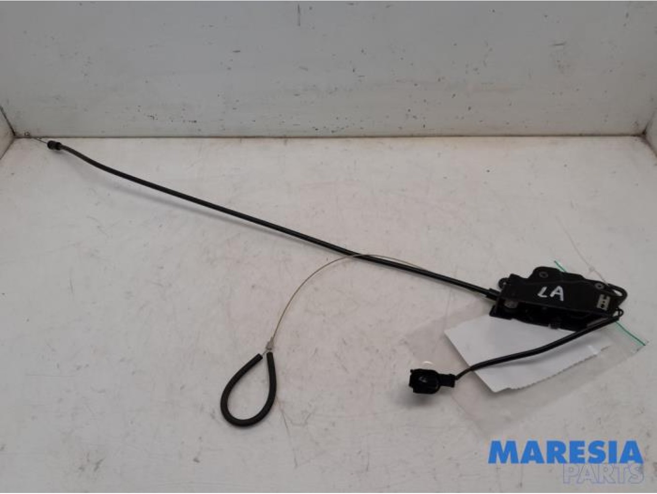 Peugeot - 307 - Tailgate lock mechanism