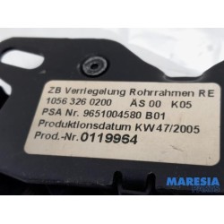 Peugeot - 307 - Tailgate lock mechanism