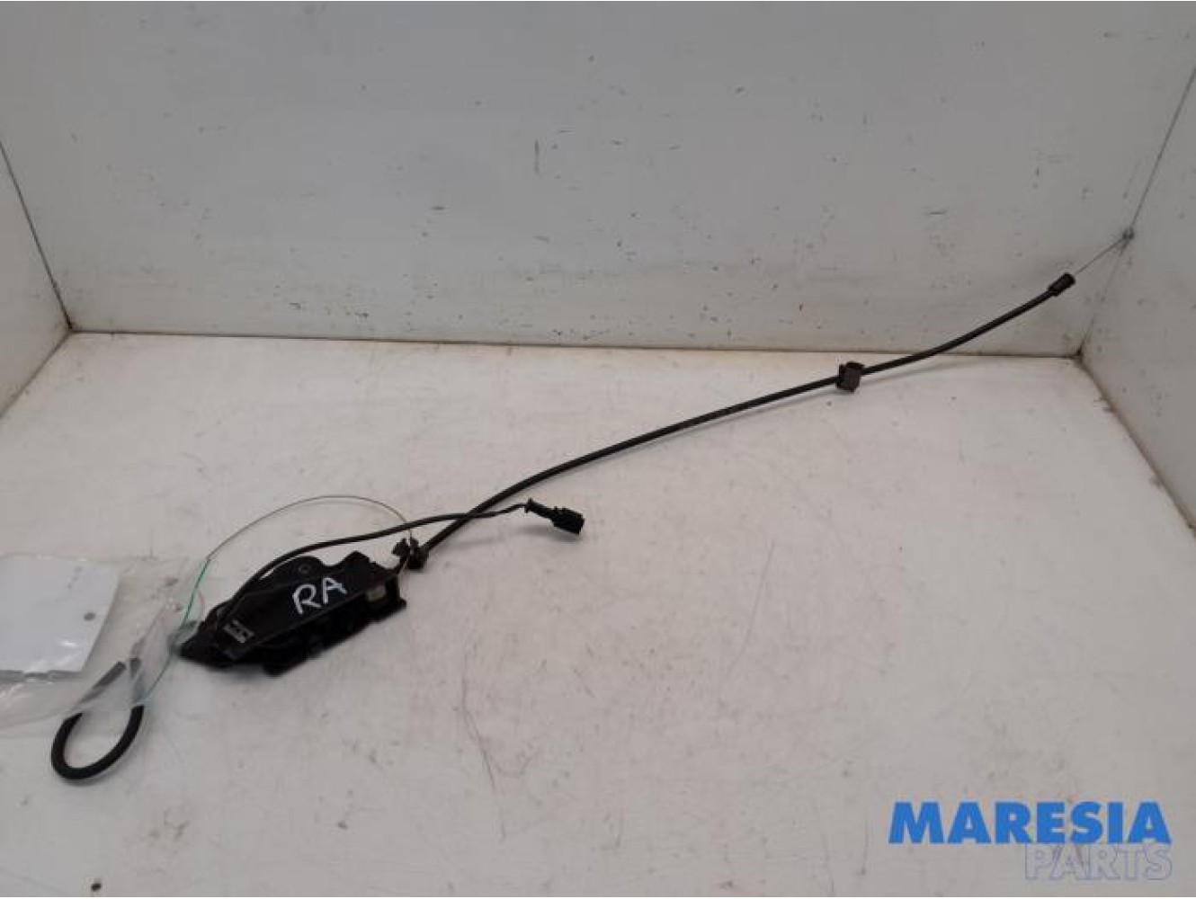 Peugeot - 307 - Tailgate lock mechanism