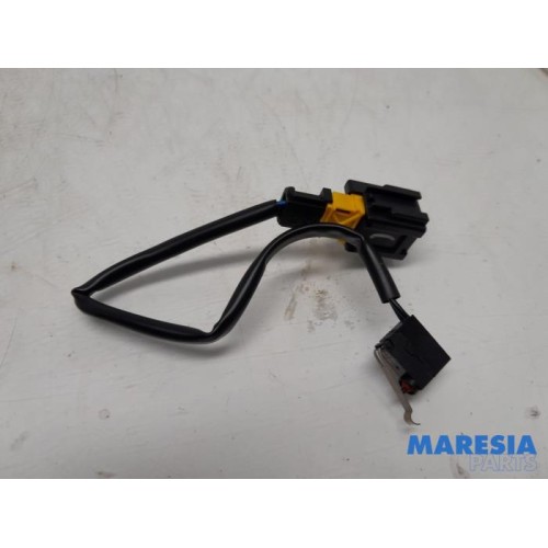 Peugeot - 307 - Convertible top position sensor