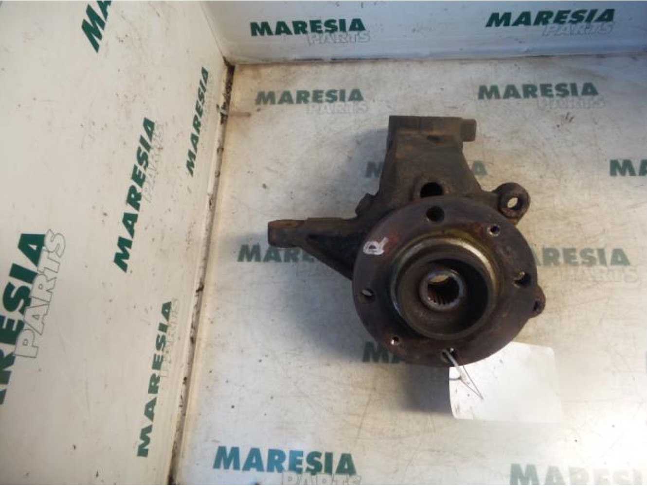 Peugeot - 206 - Knuckle, front right
