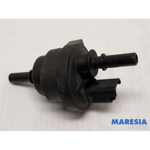 Renault - Scenic - Vacuum valve