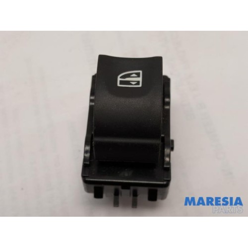 Renault - Scenic - Electric window switch