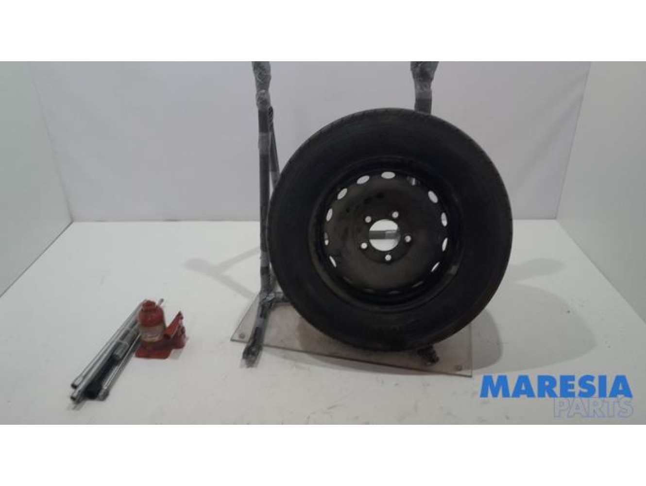 Renault - Master - Krikset + reservewiel