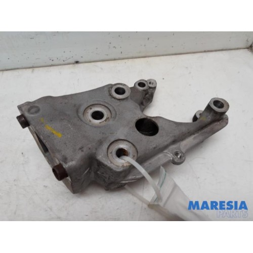 Peugeot - 307 - Engine mount