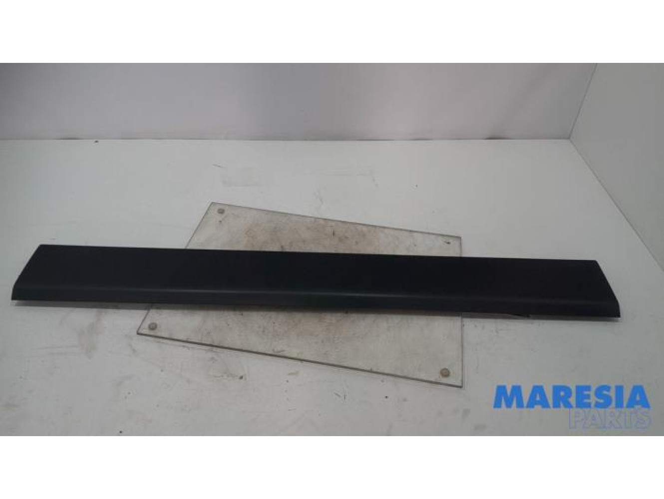 Renault - Master - Decorative strip