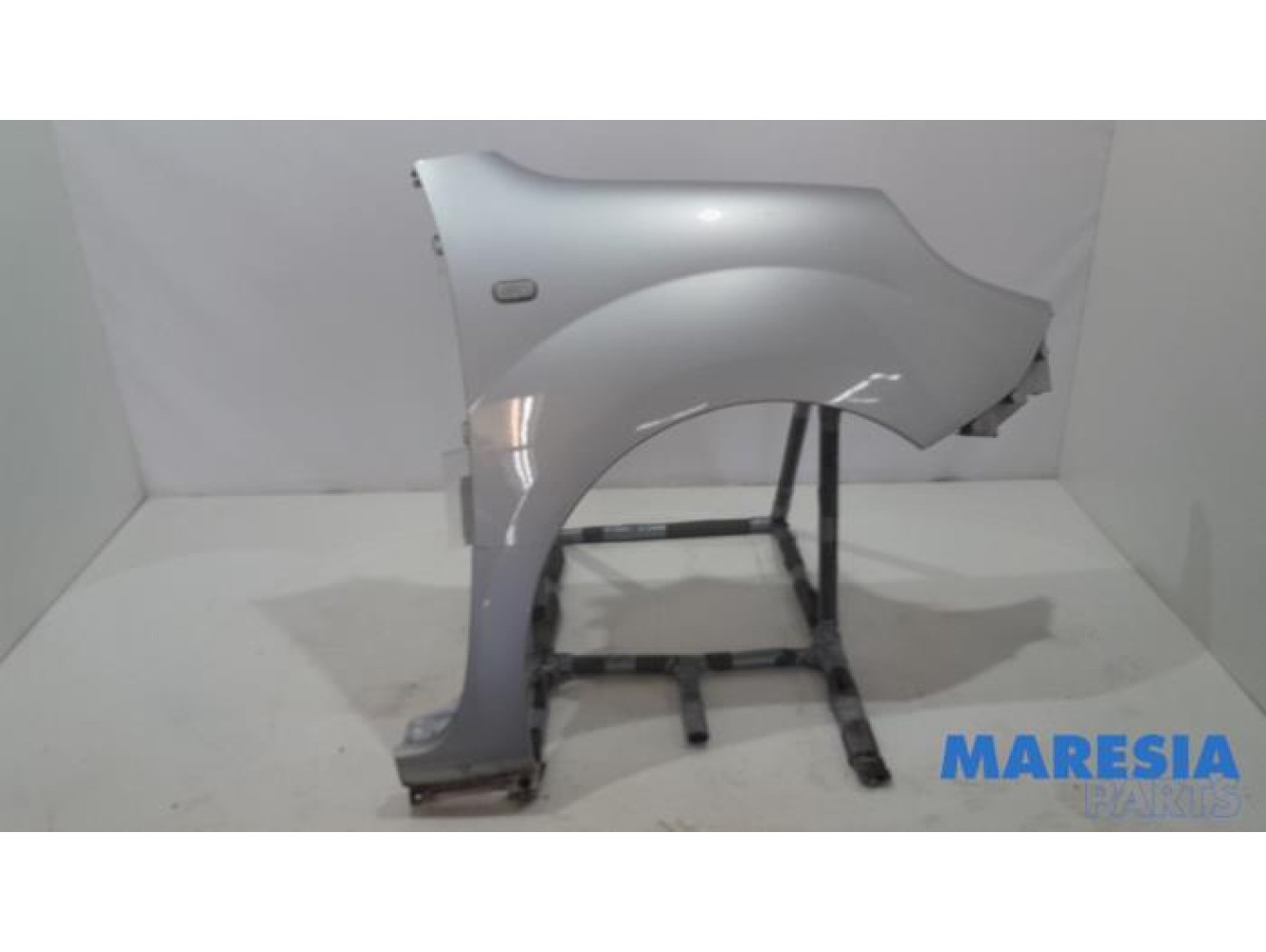 Renault - Kangoo - Front wing, right