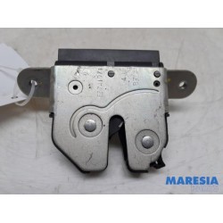 Fiat - 500 - Tailgate lock mechanism