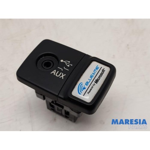 Fiat - 500 - AUX/USB aansluiting