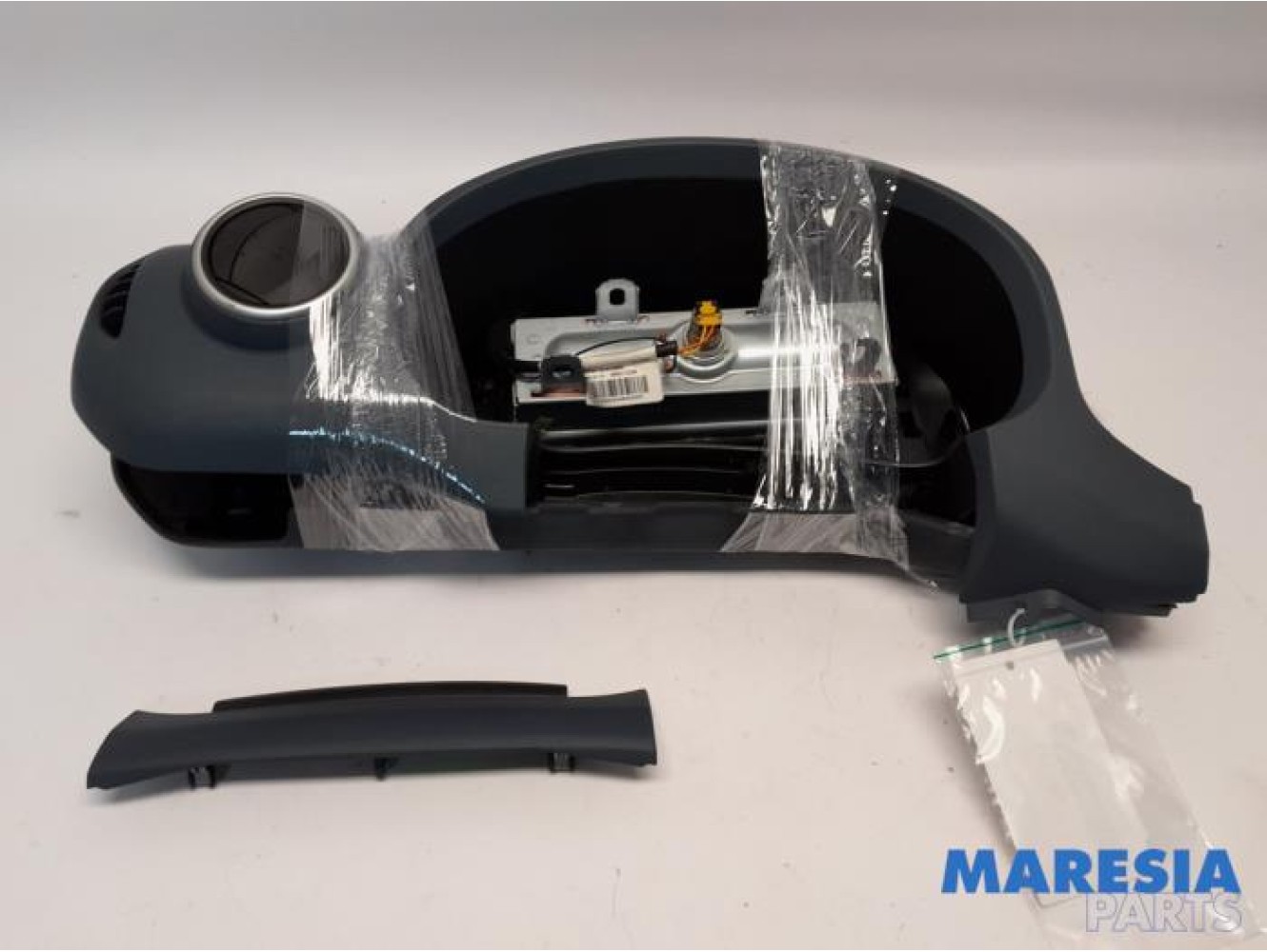 Peugeot - Partner - Right airbag (dashboard)