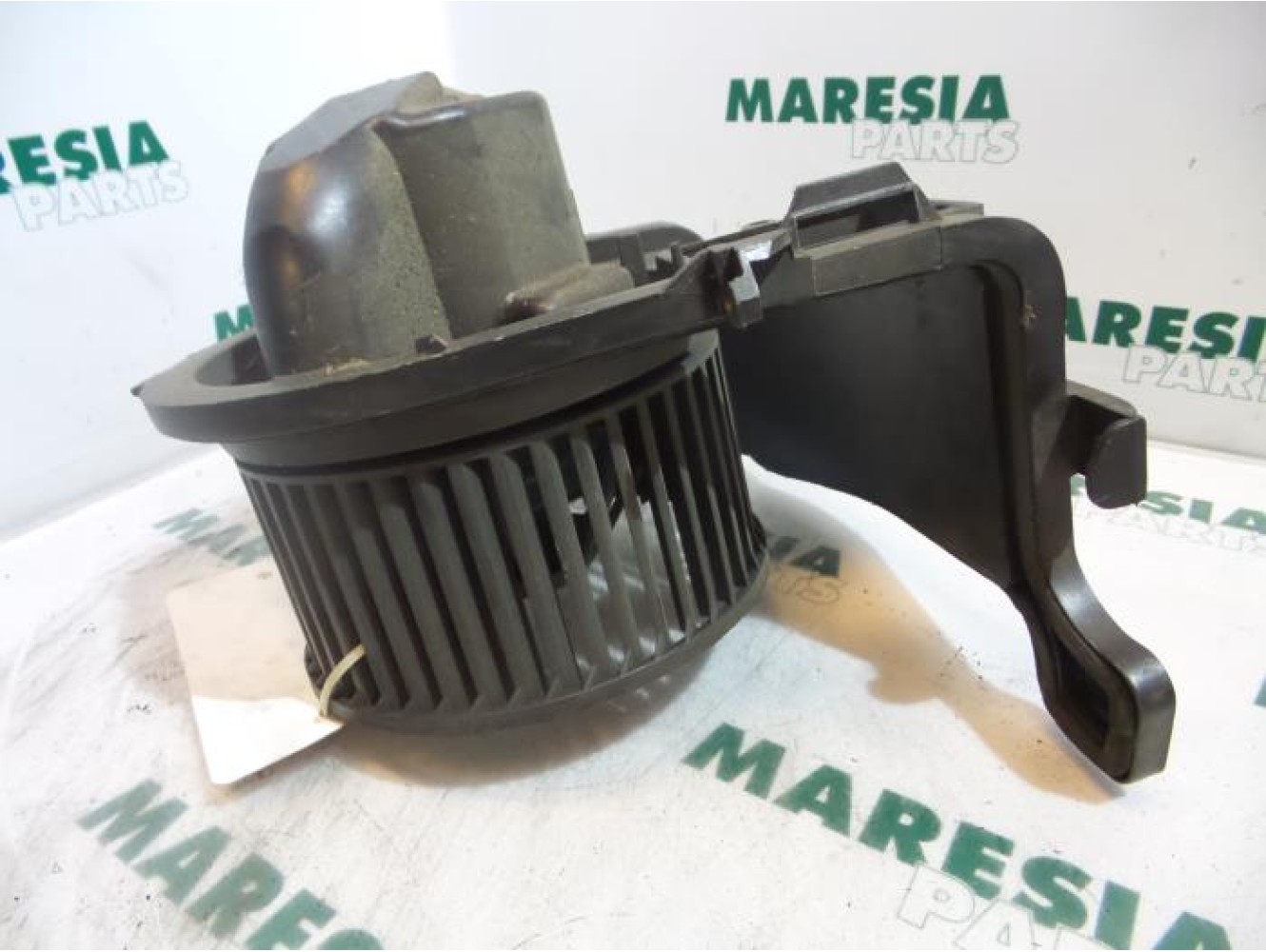 Renault - Clio - Heating and ventilation fan motor