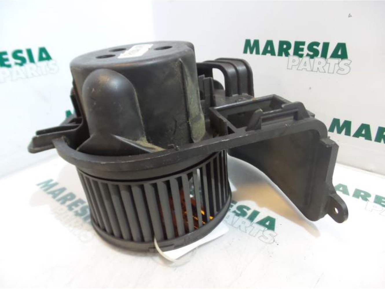 Renault - Clio - Heating and ventilation fan motor