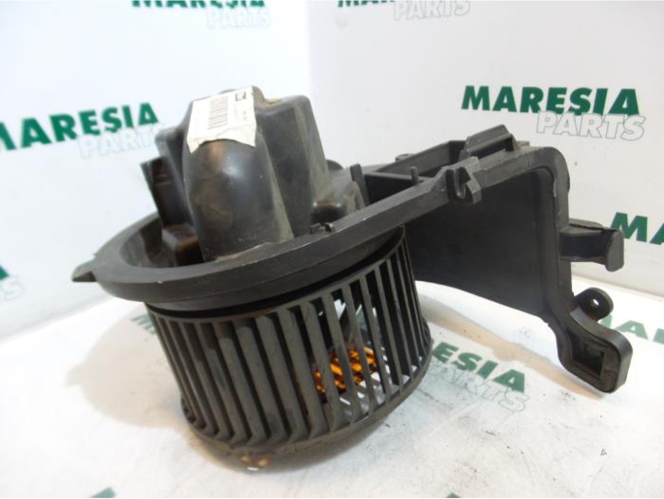 Renault - Clio - Heating and ventilation fan motor