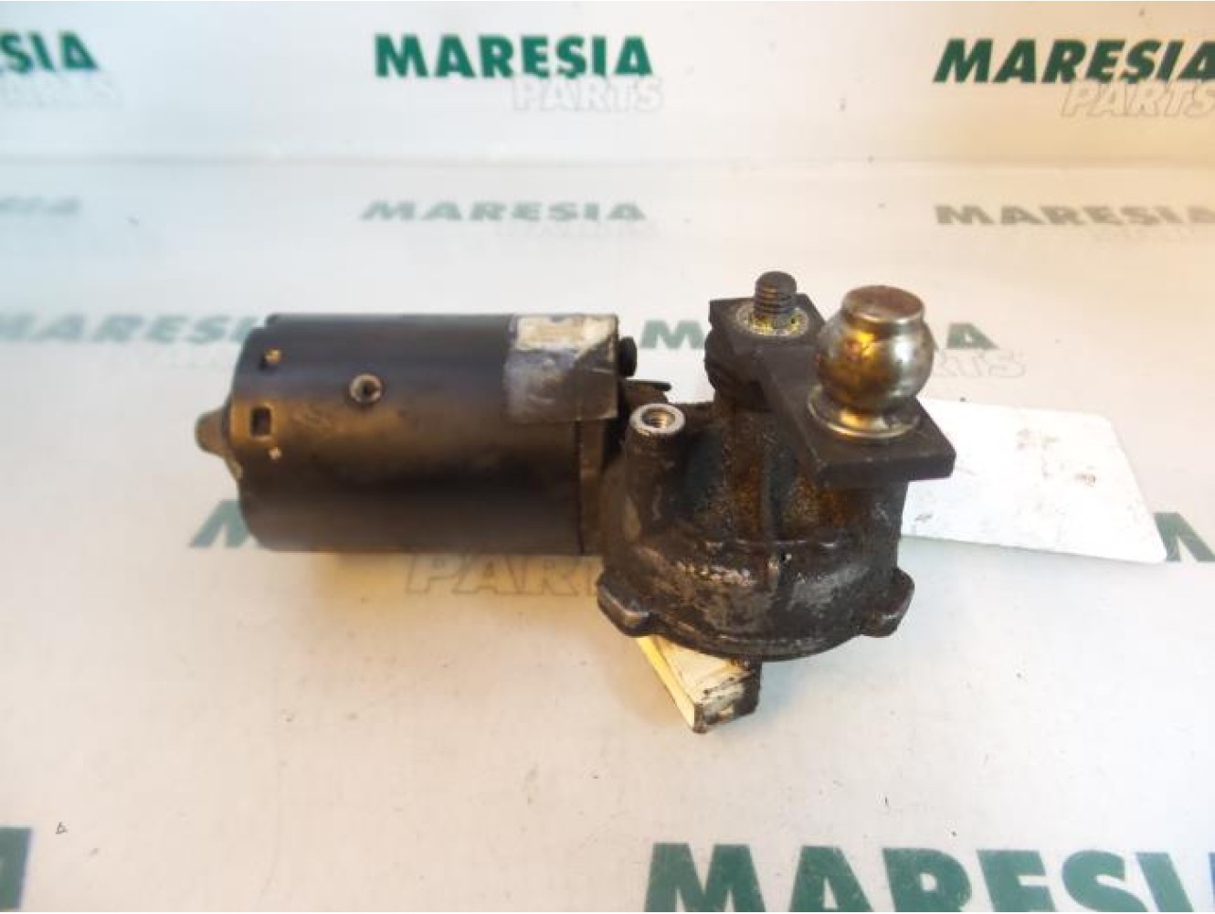 Peugeot - Partner - Front wiper motor