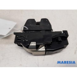 Peugeot - Partner - Tailgate lock mechanism