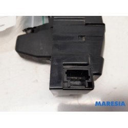 Peugeot - Partner - Tailgate lock mechanism