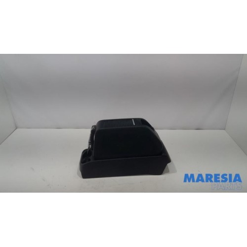 Peugeot - Partner - Mittelkonsole