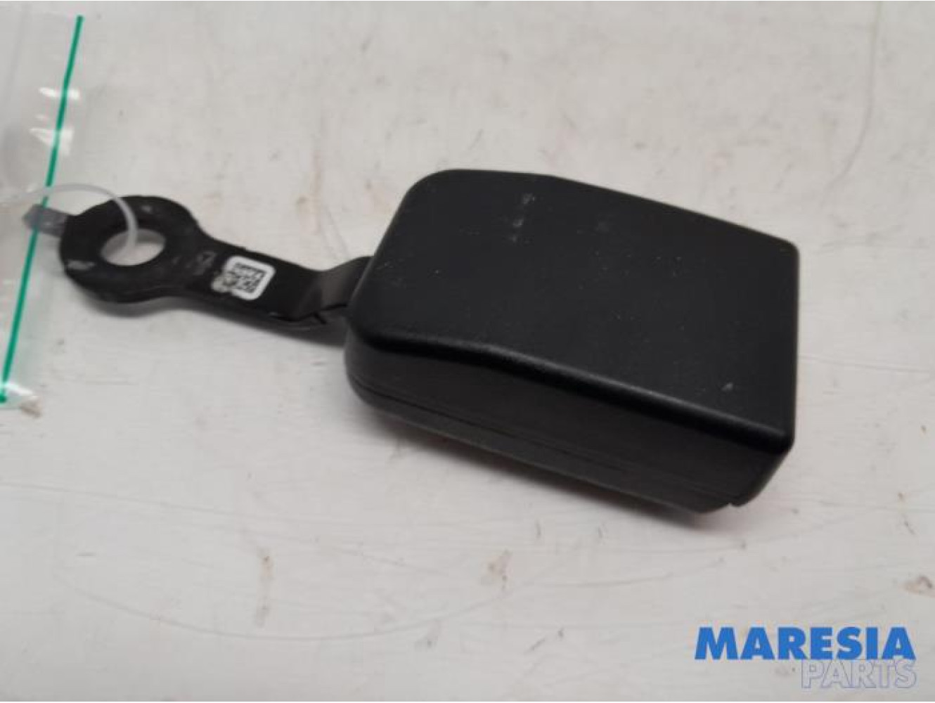 Renault - Master - Insertion ceinture de sécurité avant droite