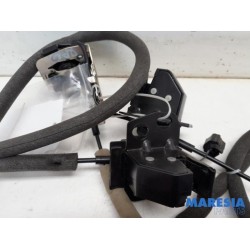 Renault - Master - Minibus/van rear door lock mechanism
