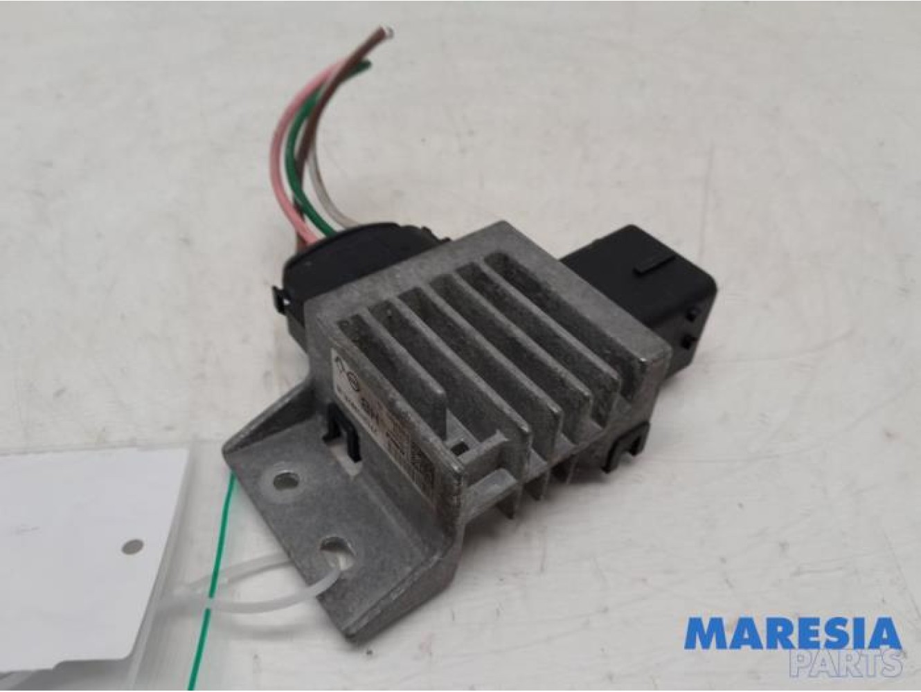 Renault - Master - Glow plug relay