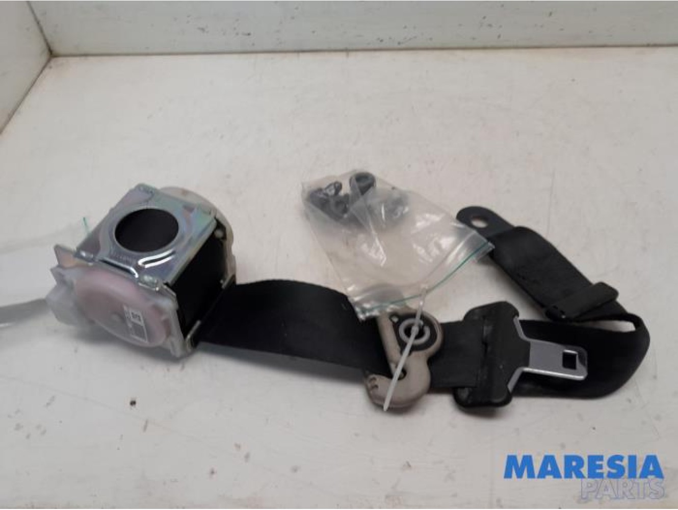 Peugeot - Partner - Sicherheitsgurt links hinten