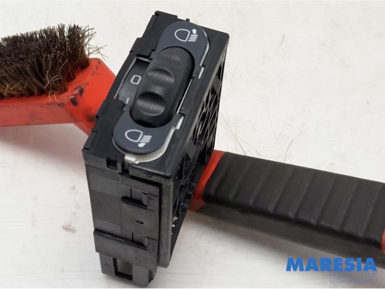 Renault - Master - AIH headlight switch