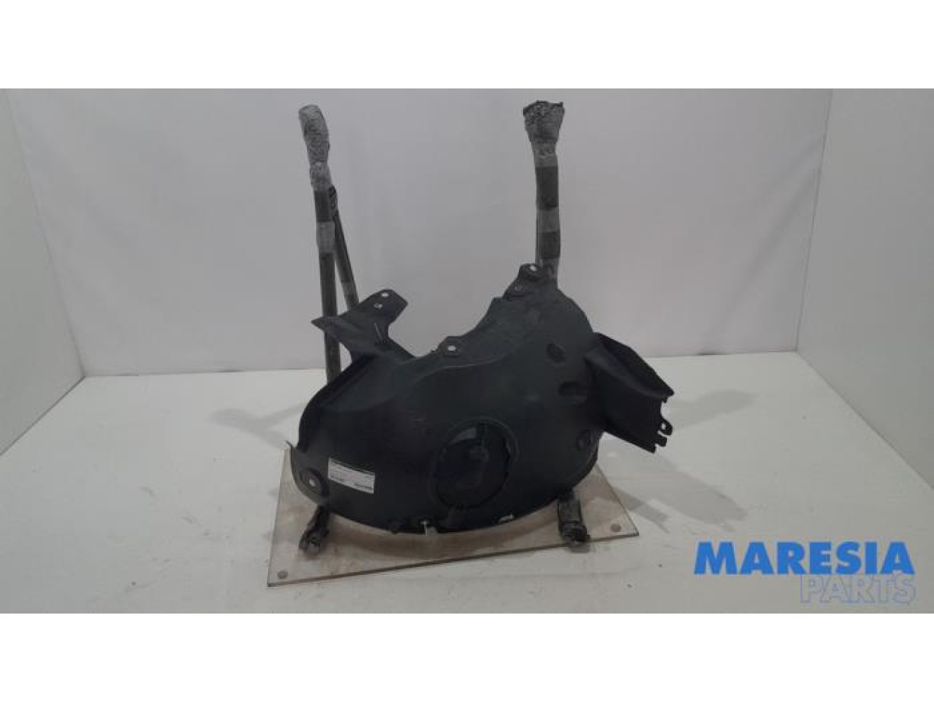 Renault - Kangoo - Wheel arch liner
