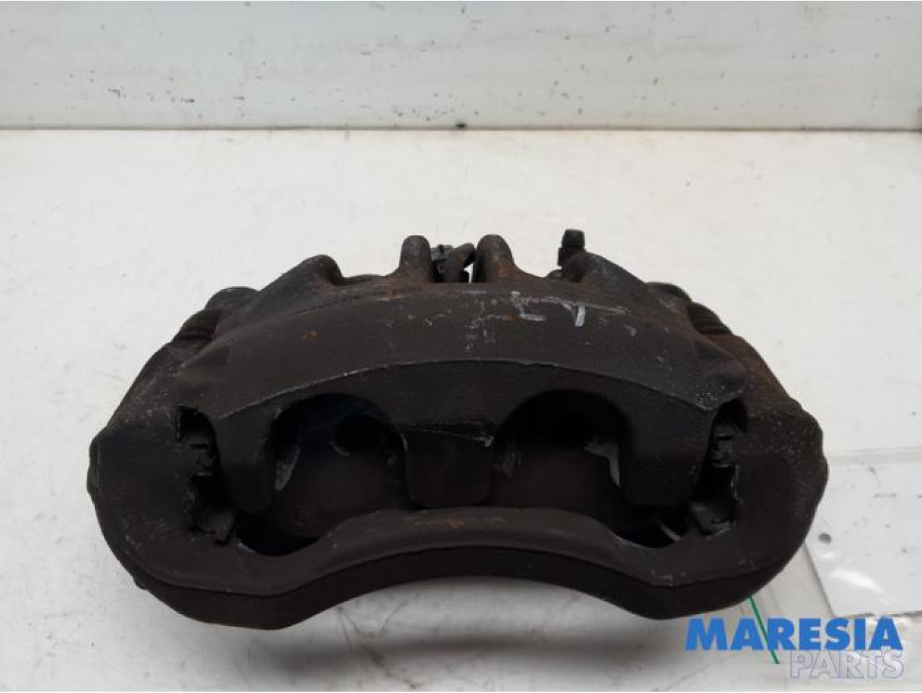 Renault - Master - Front brake calliper, left
