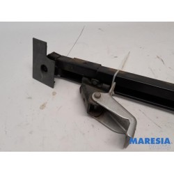 Renault - Kangoo - Sliding door rail, right