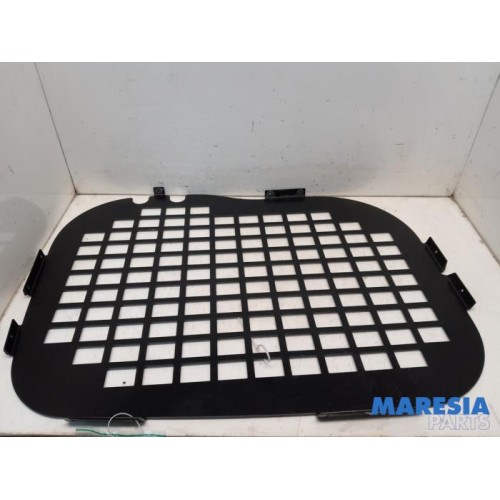 Renault - Kangoo - Anti-theft grill, left