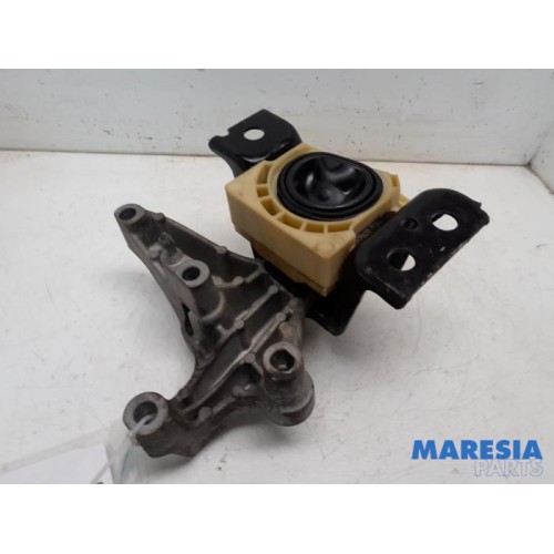 Renault - Kangoo - Engine mount