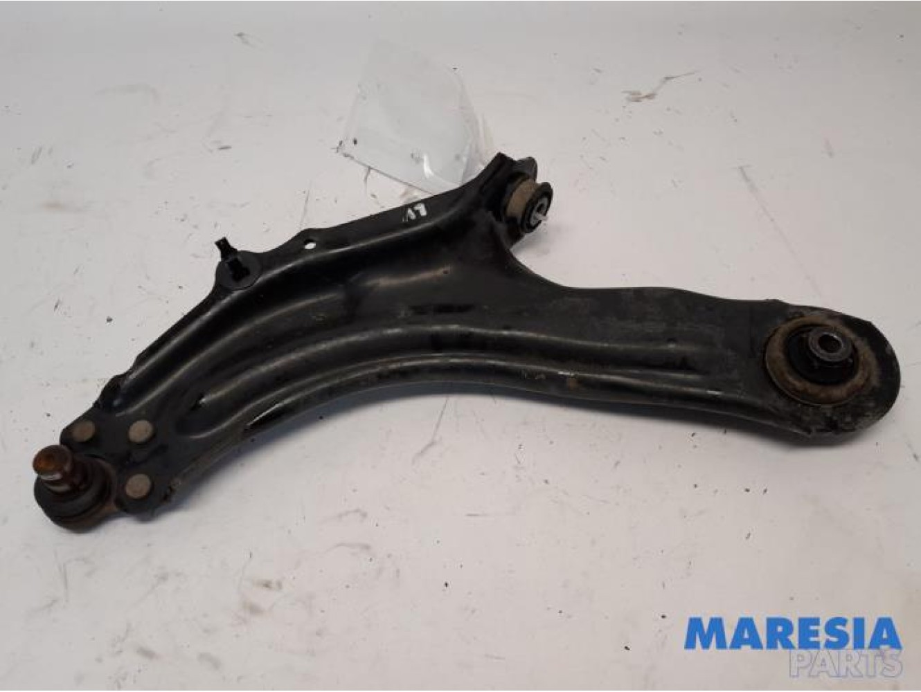 Renault - Kangoo - Front lower wishbone, left