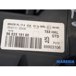 Peugeot - 5008 - Koplamp links