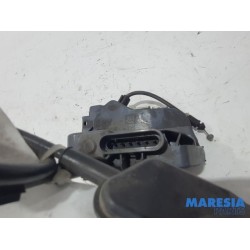 Renault - Megane - Rear door mechanism 4-door, right
