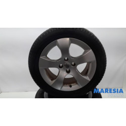 Peugeot - 3008 - Sportvelgenset + banden