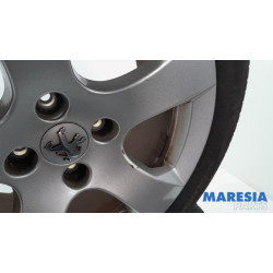 Peugeot - 3008 - Sportvelgenset + banden