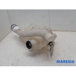 Peugeot - Partner - Front windscreen washer reservoir