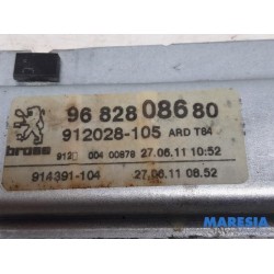 Peugeot - 3008 - Rear door window mechanism 4-door, right
