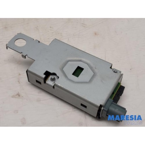 Peugeot - 3008 - Antenna Amplifier