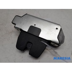 Peugeot - 3008 - Tailgate lock mechanism