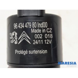 Peugeot - 3008 - Scheibensprüherpumpe vorne